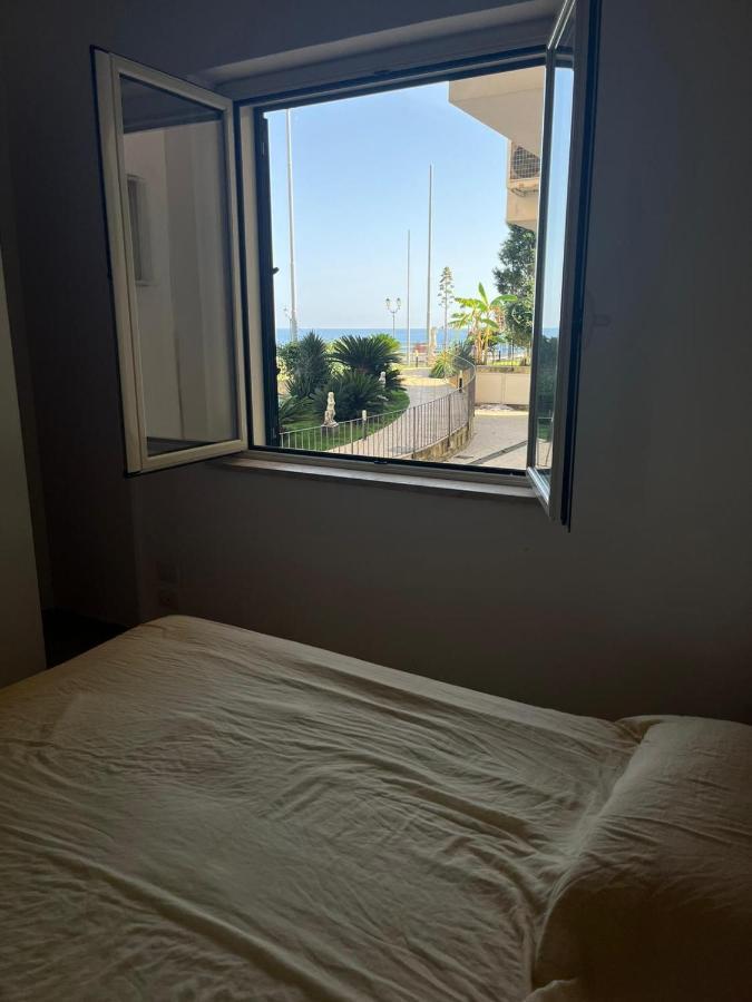 Bilocale Vista Mare Sul Lungomare Διαμέρισμα Siderno Εξωτερικό φωτογραφία